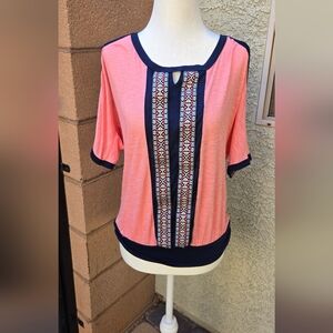 Daytrip Women’s Coral Short Sleeve Top with Navy Trim